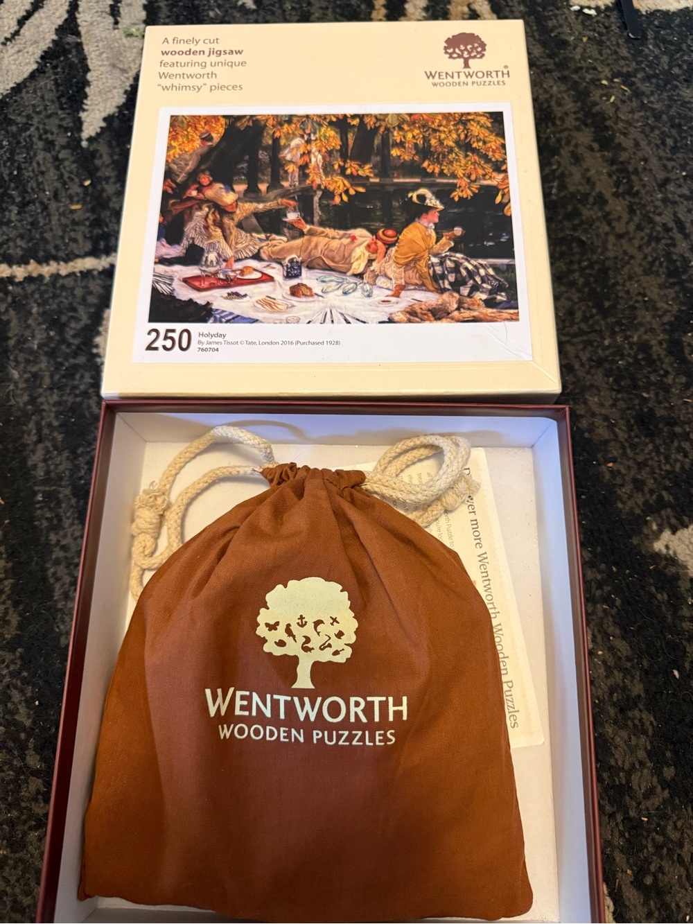 Wentworth Wooden Puzzles Drawstring Bag with 250-Piece Puzzle